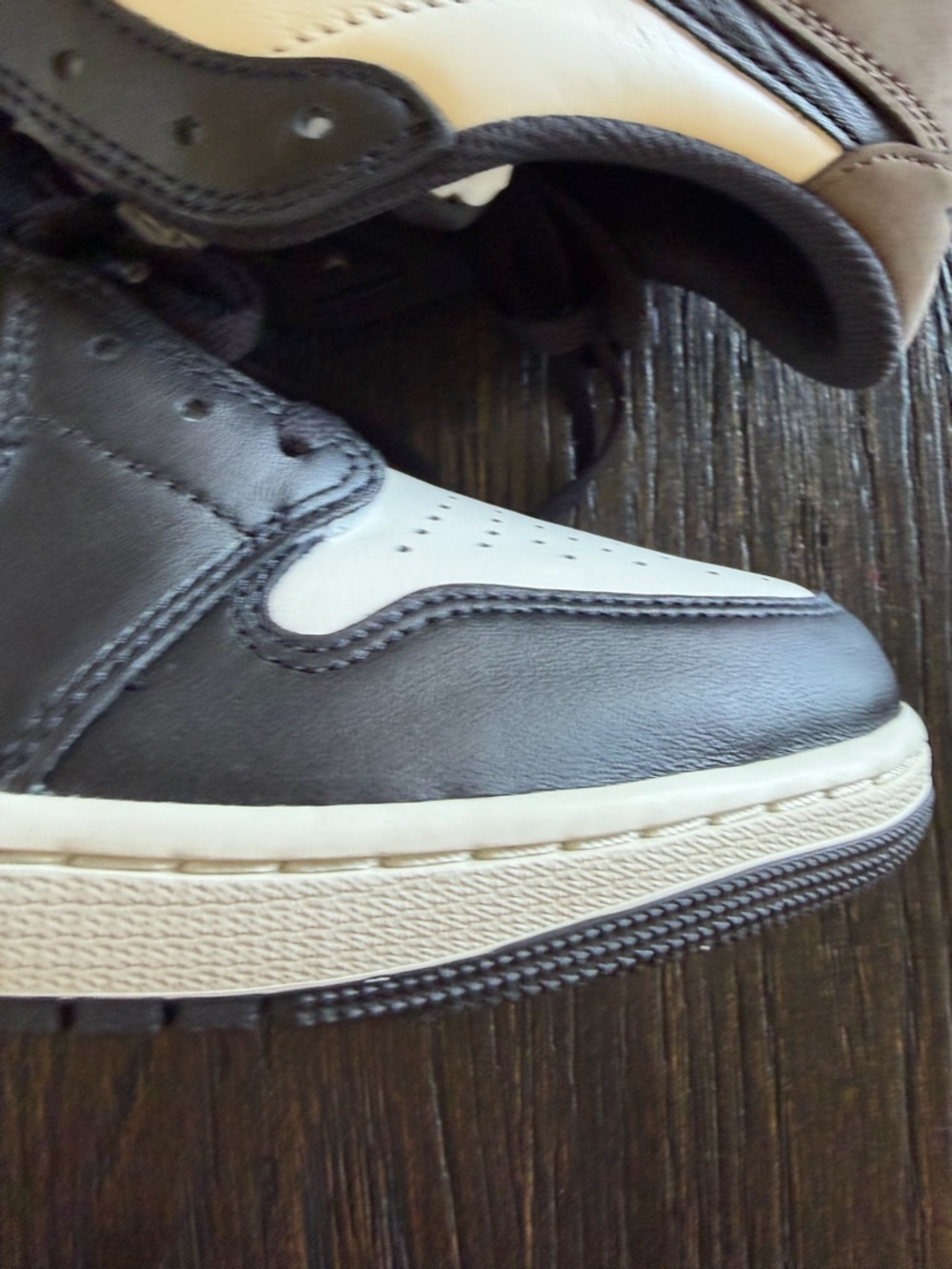 Air Jordan Retro 1 OG Low Mocha Size 12 - new - Picture 3 of 10